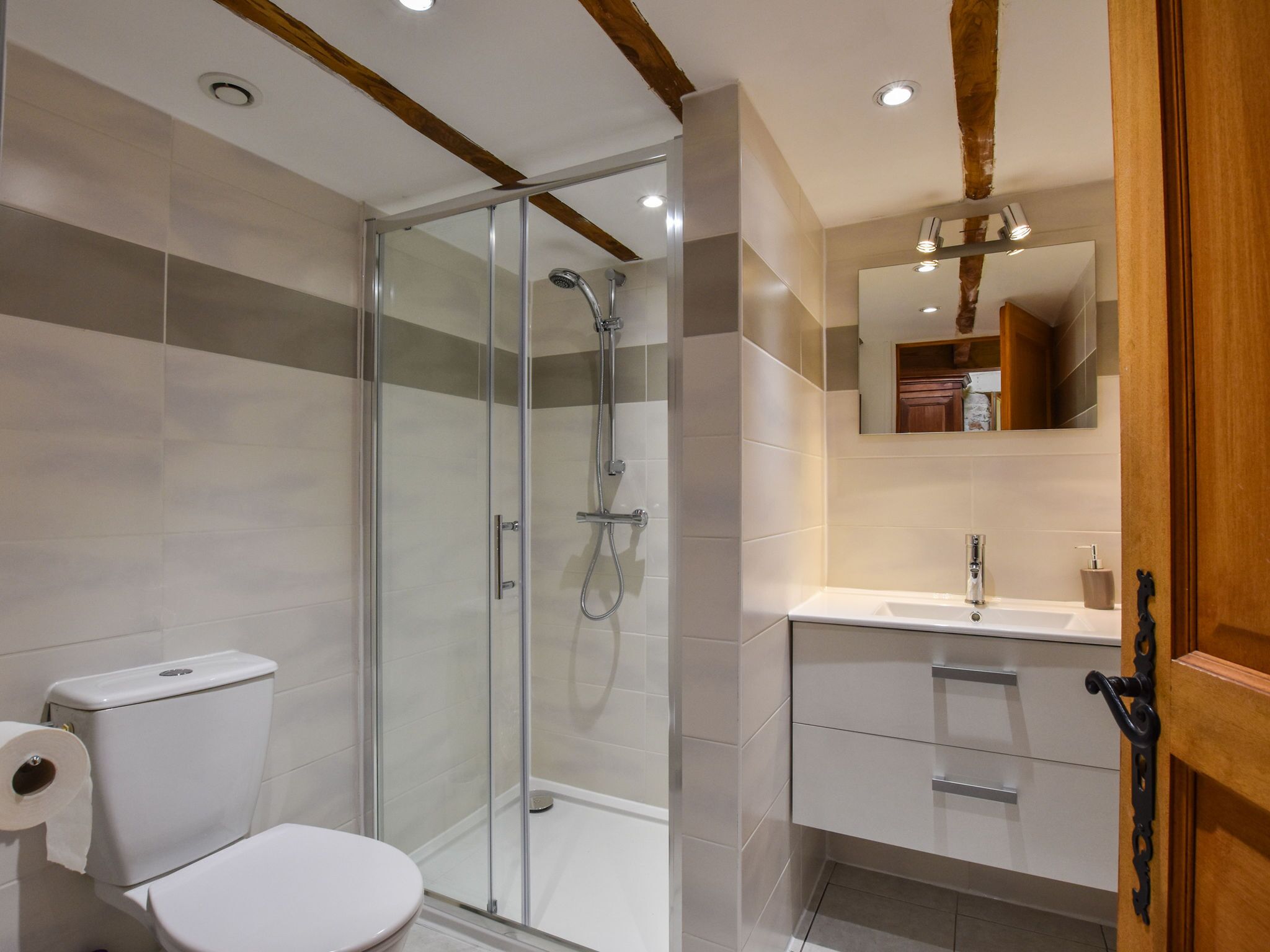 House | Bathroom | Shower, towels