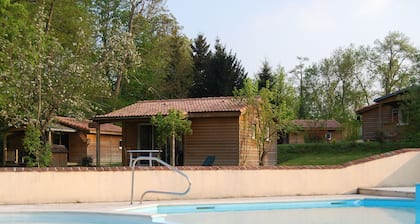 Well-kept Mobile Home Situated Among Vineyards in Dordogne