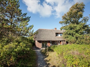 Exterior - Quaint Holiday Home in Vlieland near Beach (Vlieland)