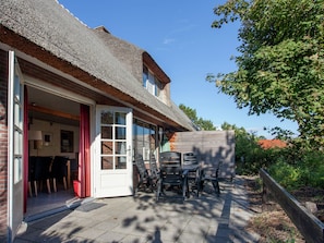 Balcony - Quaint Holiday Home in Vlieland near Beach (Vlieland)