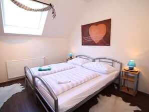 Apartment | 3 bedrooms, individually furnished