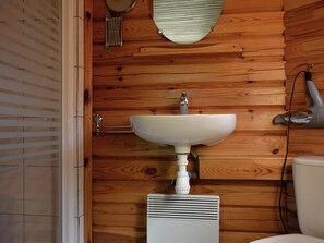 House | Bathroom | Shower - Chalet With Pool in Quiet Rural Setting, Near Regional Park in the Lot (Autoire)