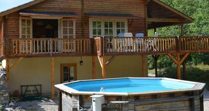 Chalet With Pool in Quiet Rural Setting, Near Regional Park in the Lot