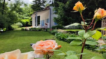 Villa | Garden