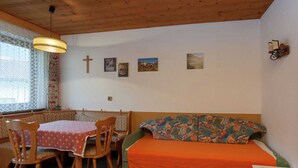 Dining - Pleasing Apartment With Garden, Balcony, Garden Furniture (Hart im Zillertal)