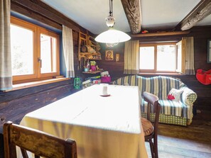 Unclassified image, 5 of 19, button - Spacious Alpine Hut in Bad Kleinkirchheim With Garden (Bad Kleinkirchheim)