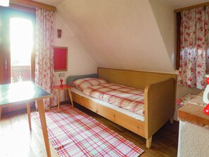 3 bedrooms, individually furnished - Spacious Alpine Hut in Bad Kleinkirchheim With Garden (Bad Kleinkirchheim)