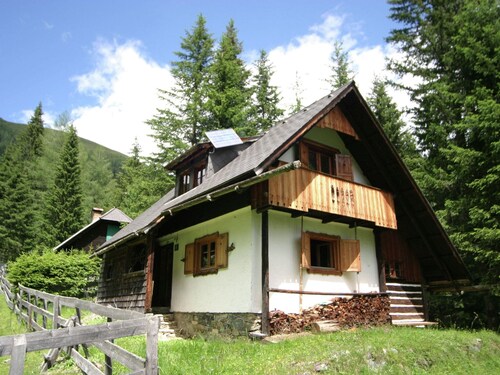 Spacious Alpine Hut in Bad Kleinkirchheim With Garden
