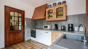House | Private kitchen | Stovetop, highchair