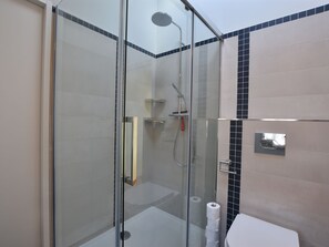Bathroom - Great Holiday Home at Breskens near Beach (Breskens)