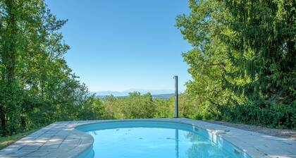 Lavish Villa in Montmaurin With a Swimming Pool