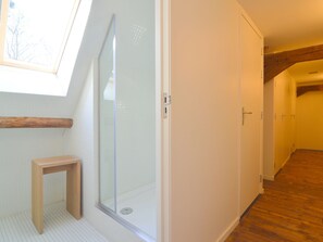 House | Bathroom - Attractive Holiday Home in Ulvenhout With Terrace (Ulvenhout)