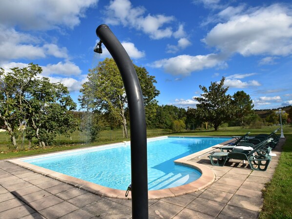 Outdoor pool - Vintage Holiday Home in Besse With Swimming Pool (Besse)