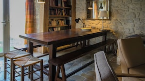 Dining - Beautiful Holiday Home in Mauroux With Swimming Pool (Montayral)