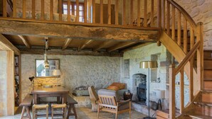 Living room - Beautiful Holiday Home in Mauroux With Swimming Pool (Montayral)