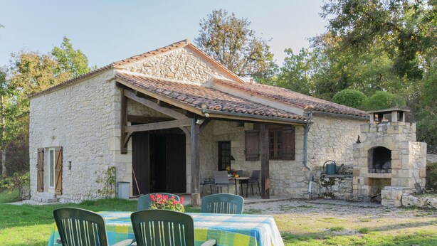 Exterior - Beautiful Holiday Home in Mauroux With Swimming Pool (Montayral)