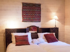 House | 3 bedrooms, individually furnished, iron/ironing board - Cozy Countryside Escape in Auvergne (Saint-Privat-d'Allier)
