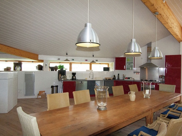 Dining - Holiday Home in Roussines With Private Pool (Roussines)