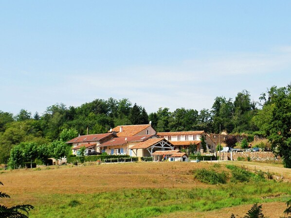 Exterior - Holiday Home in Roussines With Private Pool (Roussines)