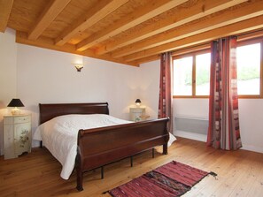 House | Room amenity - Holiday Home in Roussines With Private Pool (Roussines)