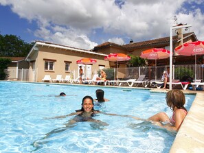 Outdoor pool - Detached Chalet With a Covered Terrace in Green Surroundings (Rivieres)