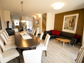Dining - Luxurious Chalet in Tyrol With Jacuzzi (Ehrwald)