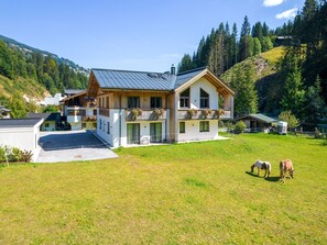 Chalet | Exterior