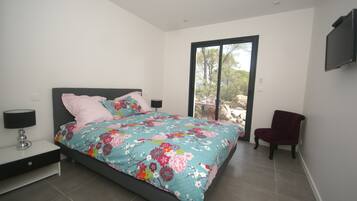 Villa | 4 bedrooms, individually furnished, bed sheets