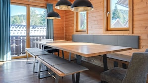 Dining - Spacious Chalet in Turracherhohe With Sauna (Stadl-Predlitz)