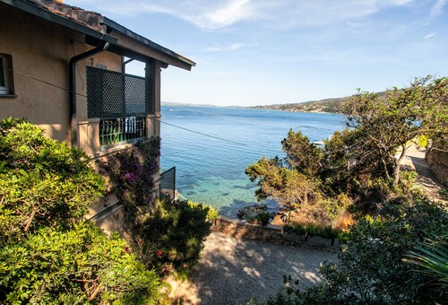 Villa Rosetta, int 1. cozy apartment with direct access to the sea