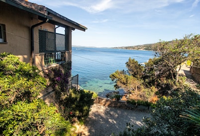 Villa Rosetta, int 1. cozy apartment with direct access to the sea