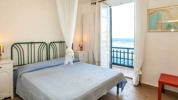 1 bedroom, iron/ironing board, travel crib, WiFi