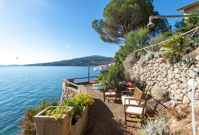 Villa Rosetta, int 1. cozy apartment with direct access to the sea