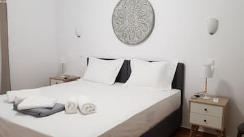2 bedrooms, iron/ironing board, travel crib, free WiFi