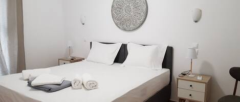 2 slaapkamers, een strijkplank/strijkijzer, reisbedje, gratis wifi