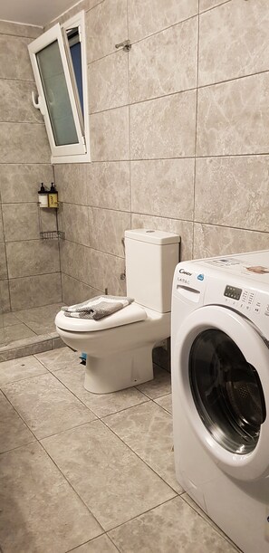 Shower, hair dryer, towels, soap - "Your Home @Acropolis Museum" by YHA (ΑΘΗΝΑΙΩΝ)