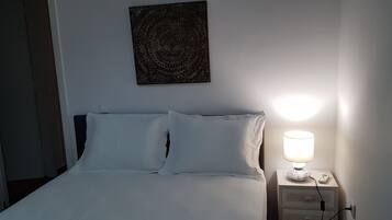 2 bedrooms, iron/ironing board, travel cot, free WiFi
