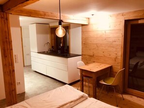 Exclusive Studio, 1 Queen Bed, Patio, Valley View | In-room dining - Bergheim Waeldele (Mittelberg)