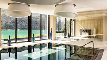 Indendørs pool, udendørs pool, liggestole