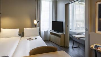 Habitación con 2 camas individuales, 1 habitación | Escritorio, sistema de insonorización, cunas gratuitas y wifi gratis