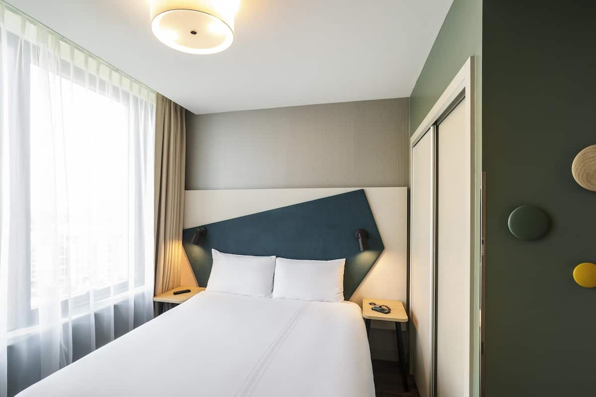 Bureau, chambres insonorisées, lits bébé (gratuits), Wi-Fi gratuit