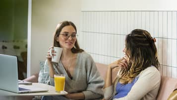 Daily buffet breakfast (GBP 17.50 per person)