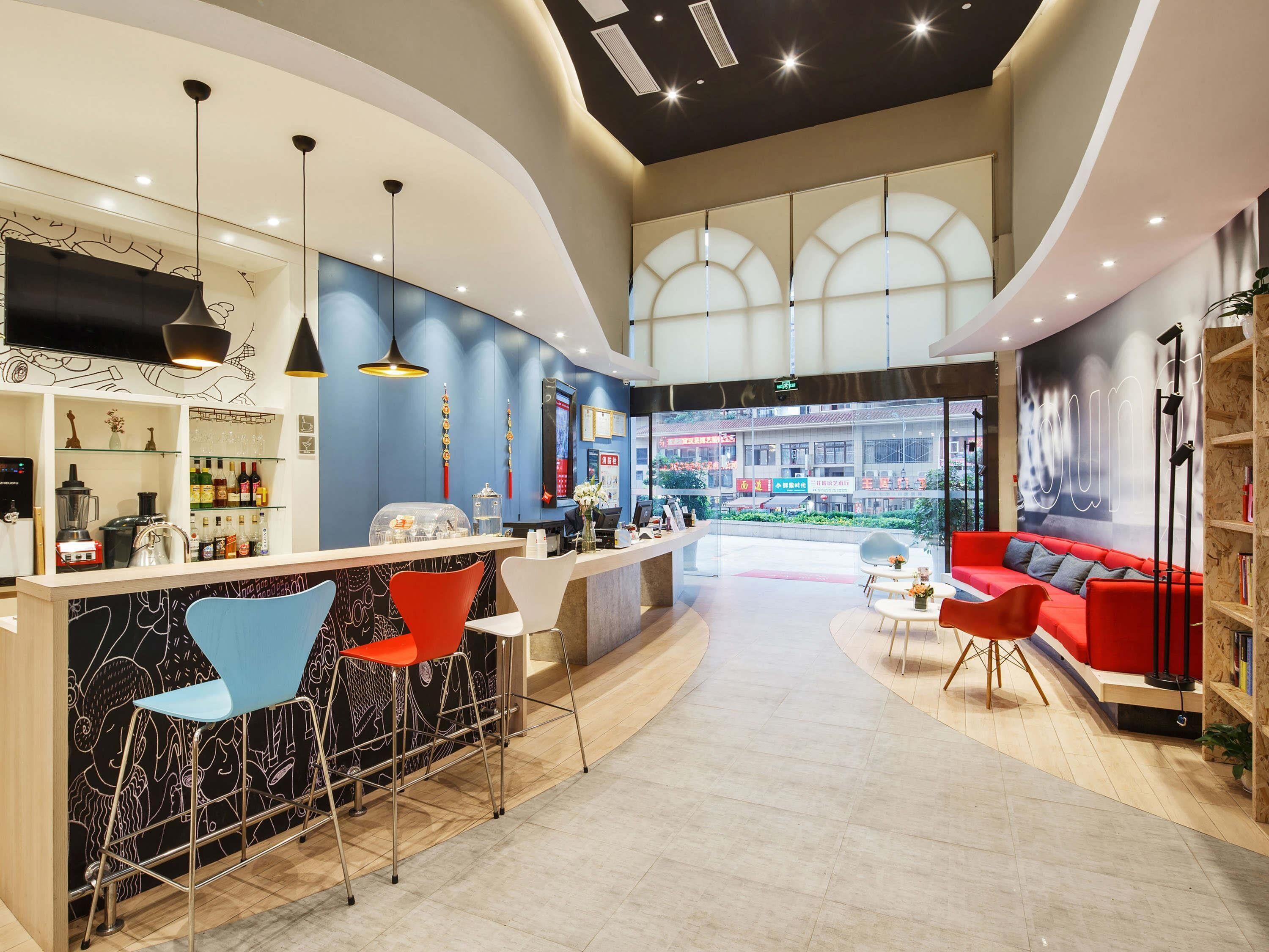 المنشأة من الخارج