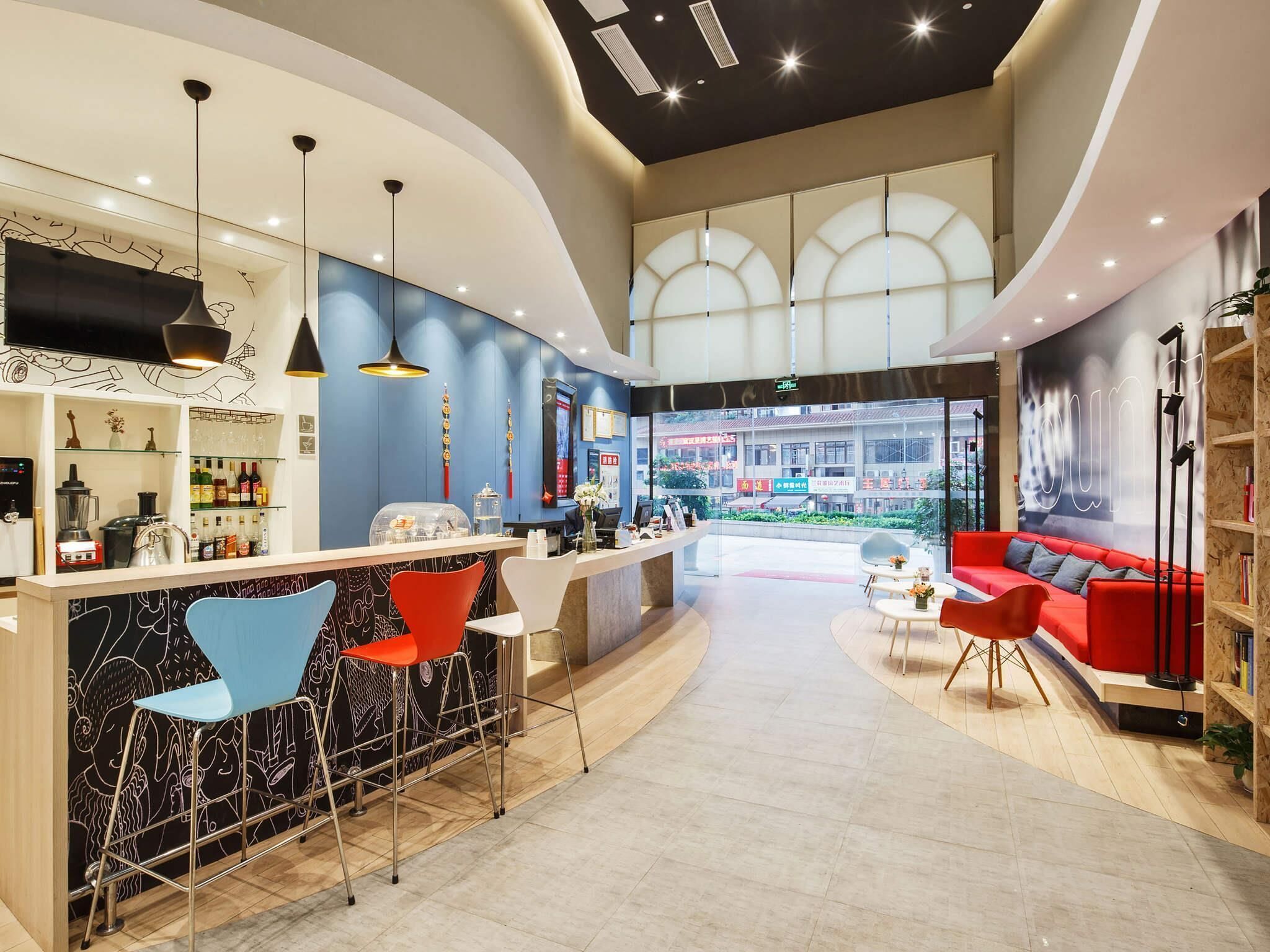 المنشأة من الخارج