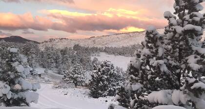 Cozy Rocky Mountain Escape - Unbeatable Views