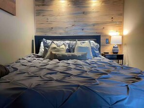 1 bedroom, iron/ironing board, travel crib, free WiFi - Cozy Rocky Mountain Escape • Unbeatable Views (Drake)