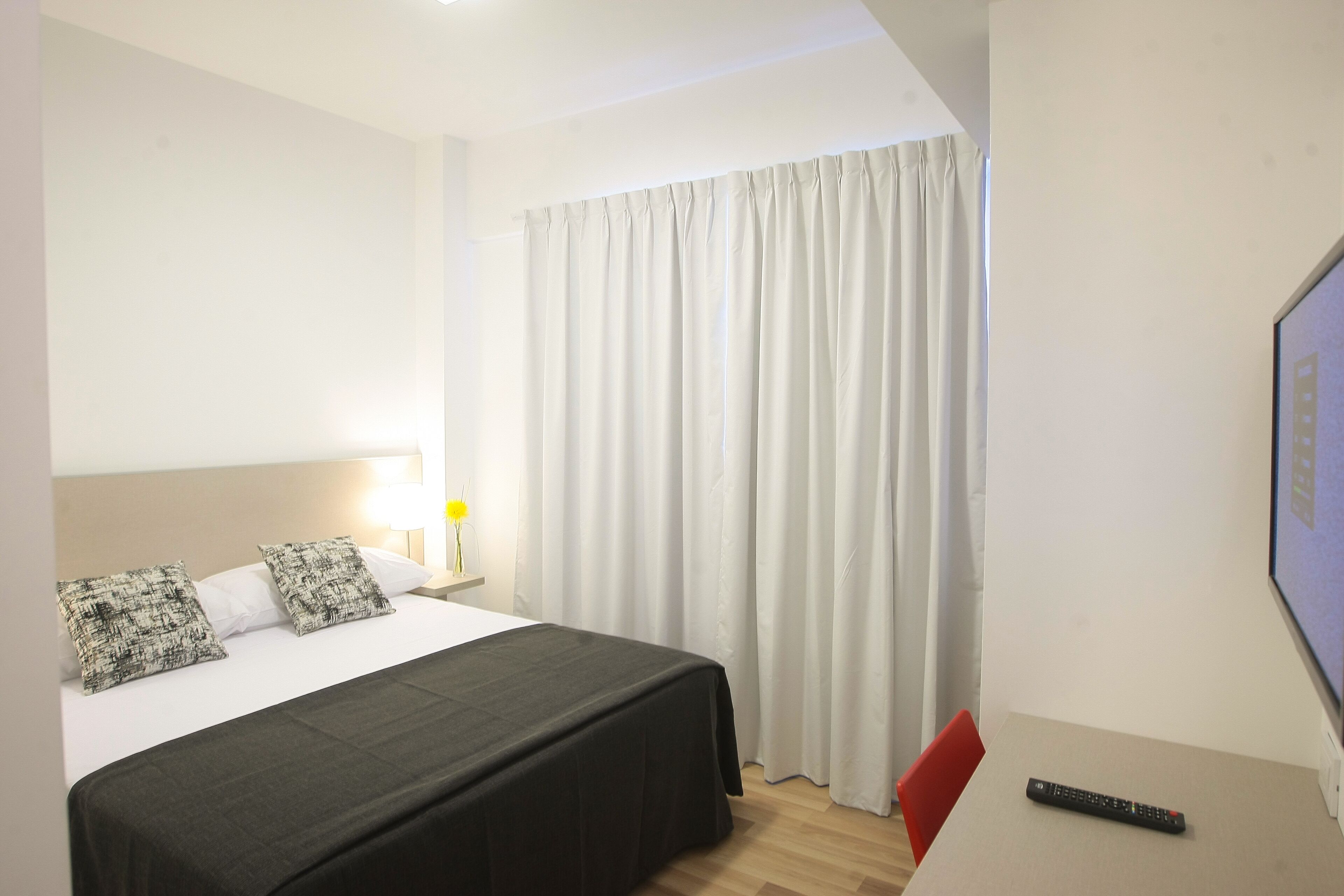 standard double room single use | in-room safe, blackout curtains, soundproofing, iron/ironing board