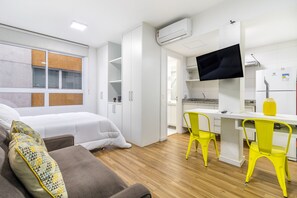 Ferros/tábuas de passar roupa, Wi-Fi de cortesia, roupa de cama