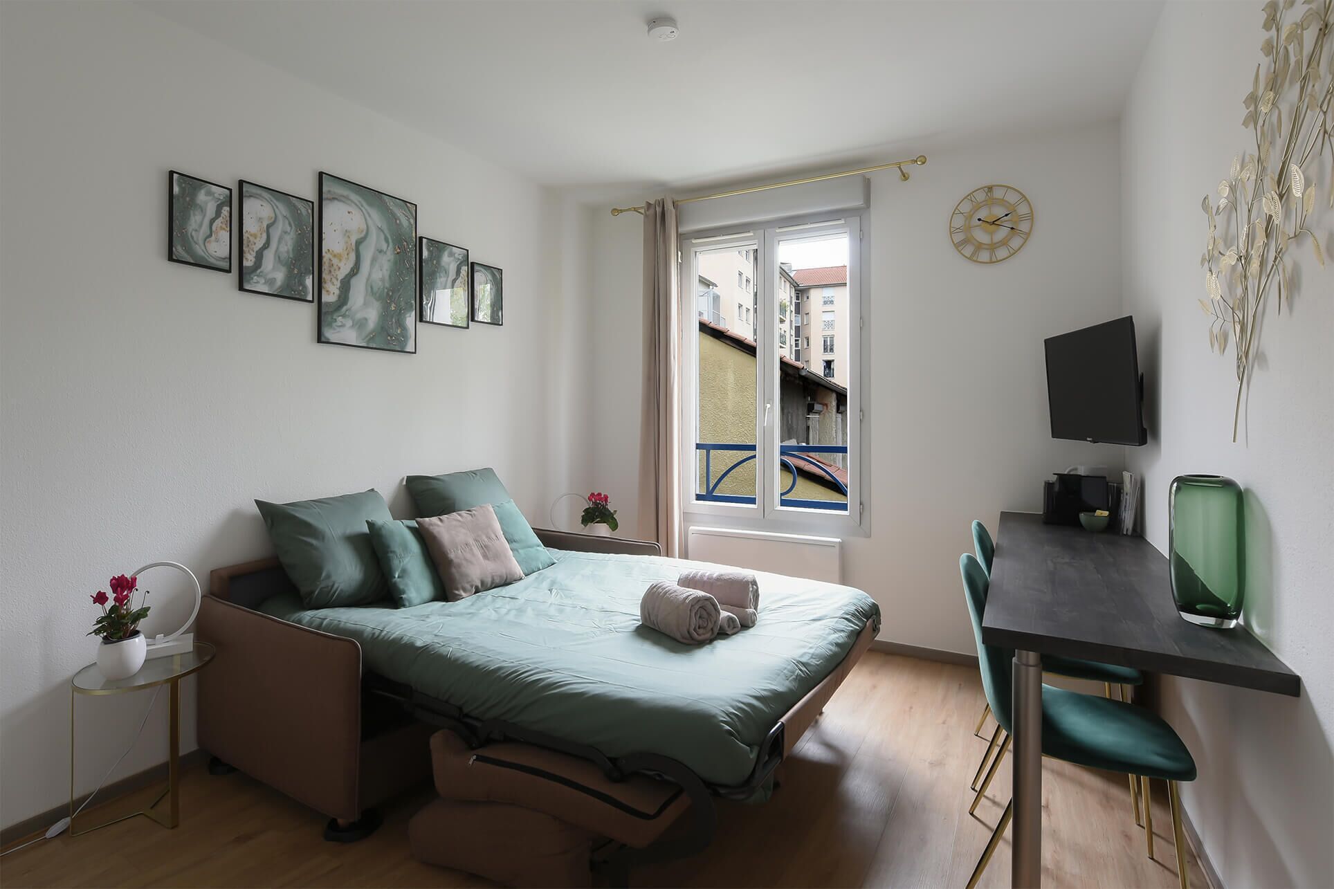 Desk, iron/ironing board, free WiFi, bed sheets