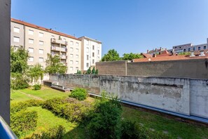 Property grounds - "Lumières", Centre Lyon, Université Lyon 3/Fac médecine, metro 200 m away, wifi (Lyon)